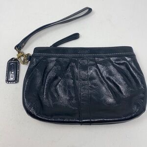 Coach Patent Leather Large Zip Wristlet Clutch Bag